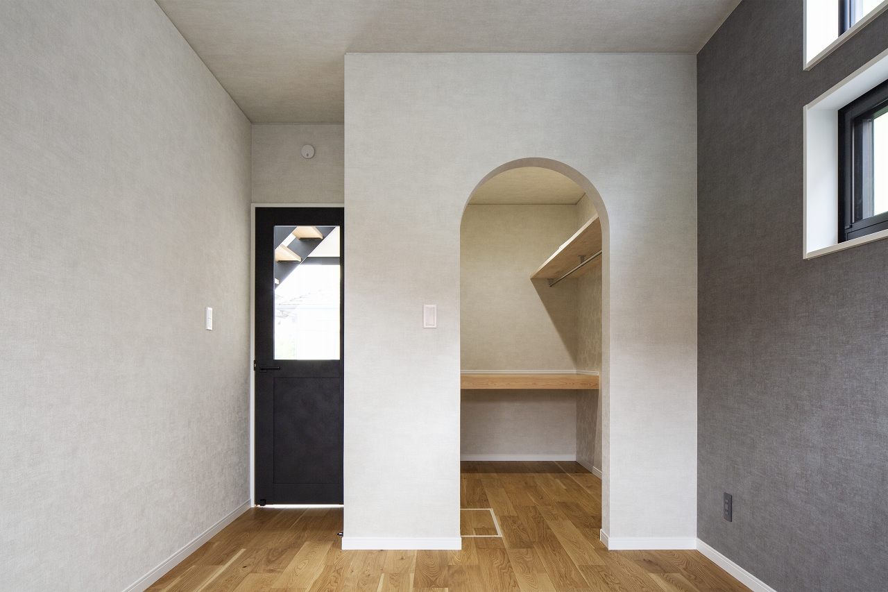 四季を感じる2階リビングの家のWalk-in closet