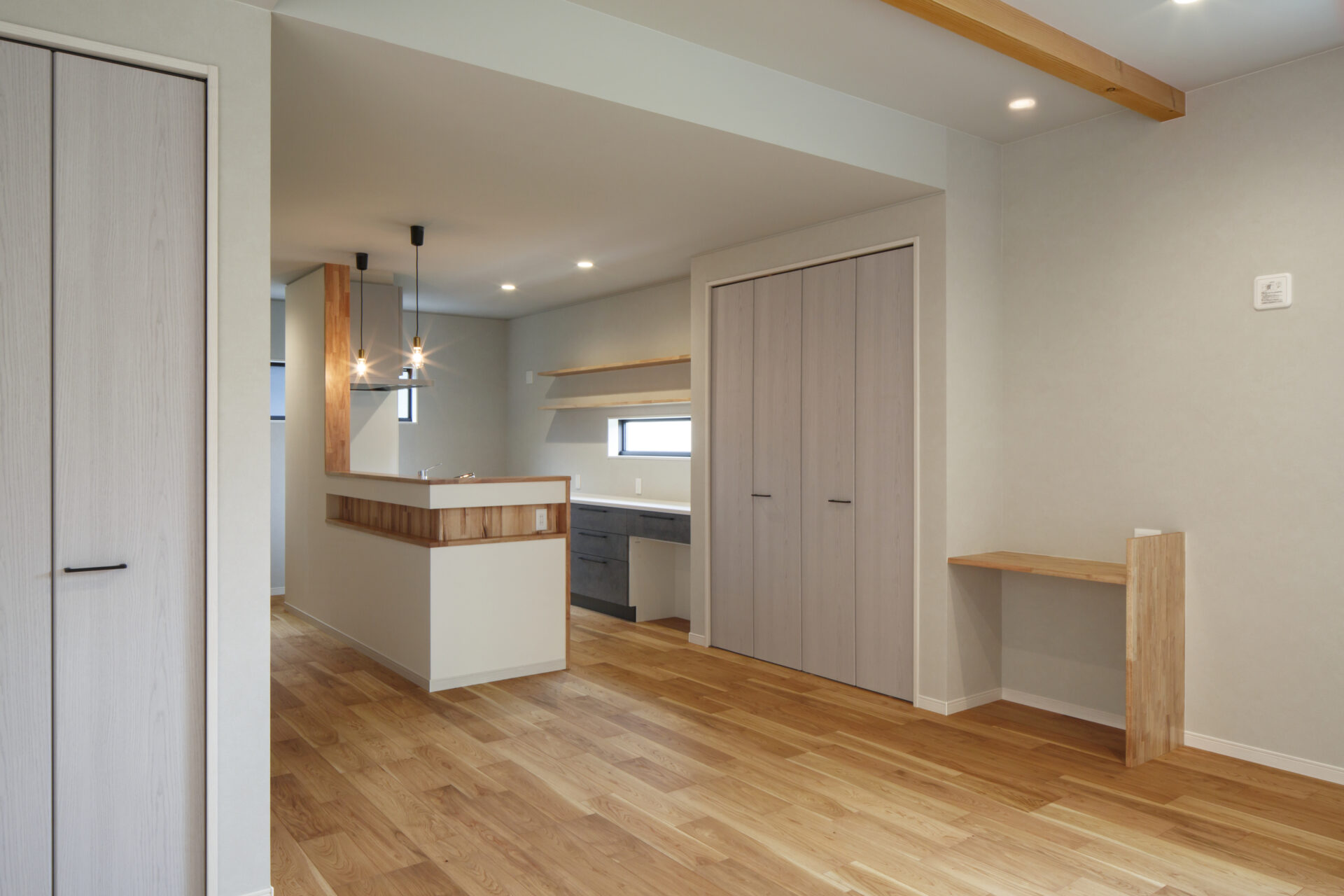 やわらかな光に囲まれる家のDining Kitchen
