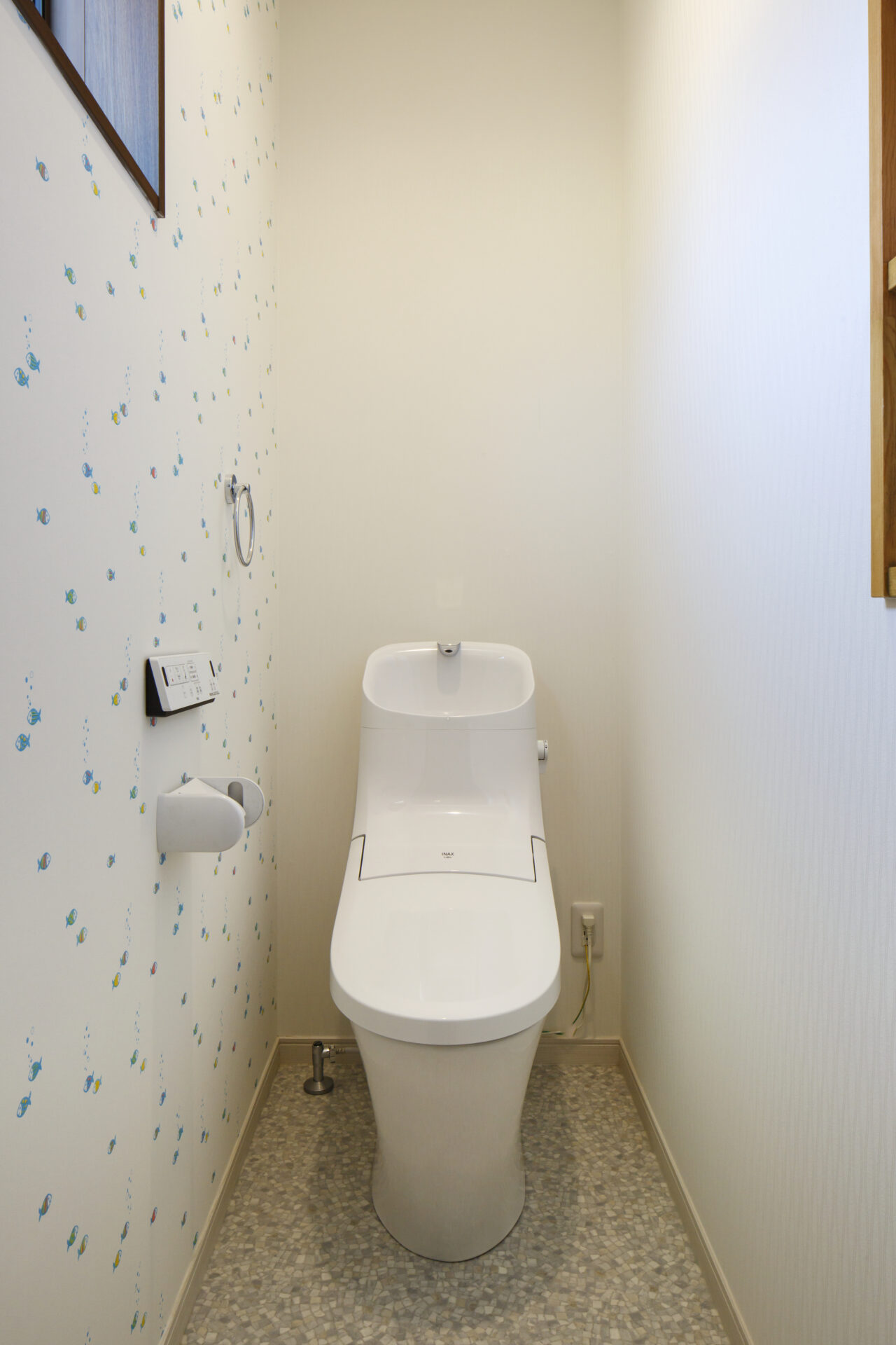 福山市の注文住宅｜今井住建の施工事例ギャラリー「トイレのクロスで遊び心を」