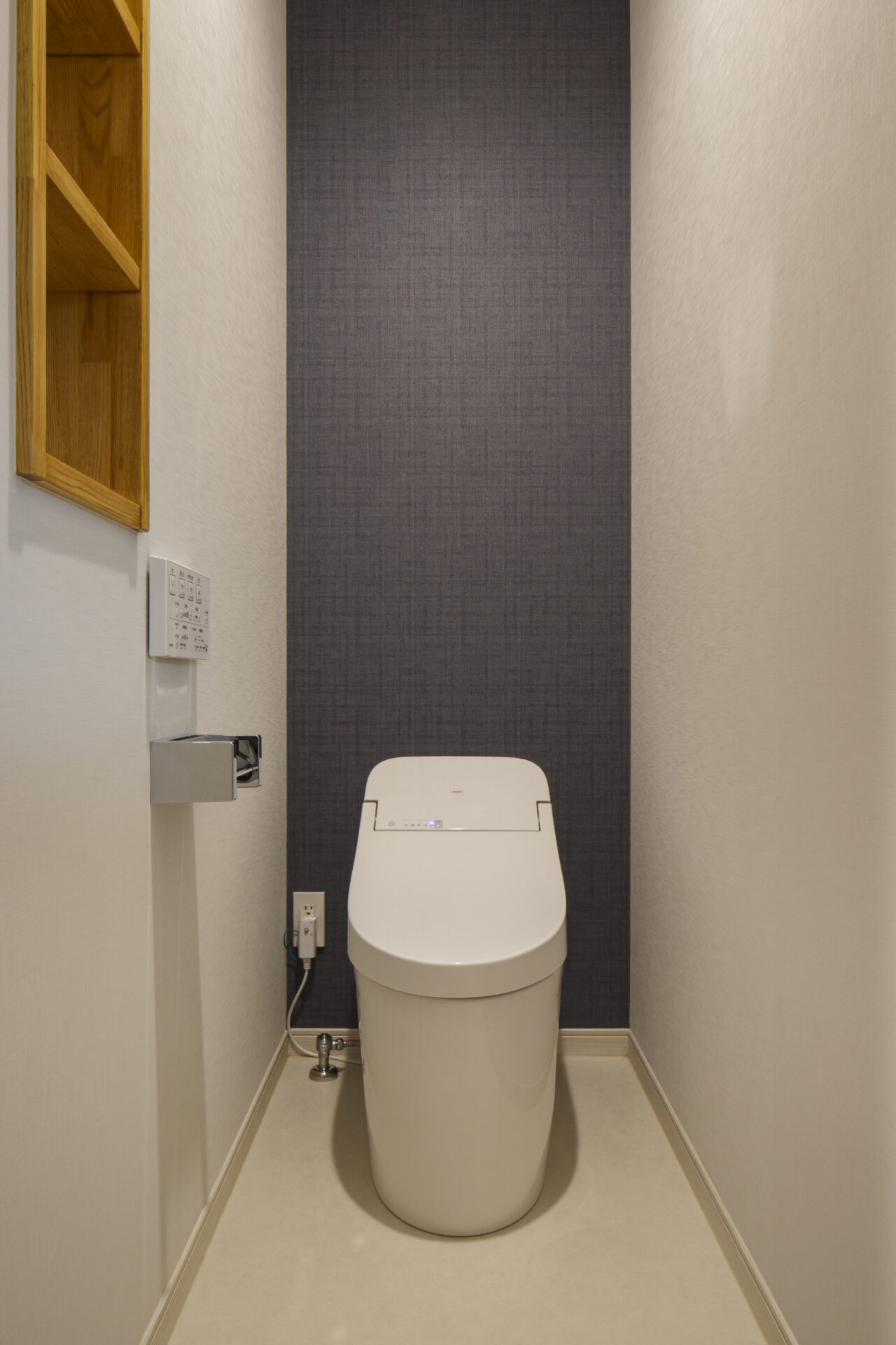 福山市の注文住宅｜今井住建の施工事例ギャラリー「トイレのアクセントクロスは背面がオススメです」